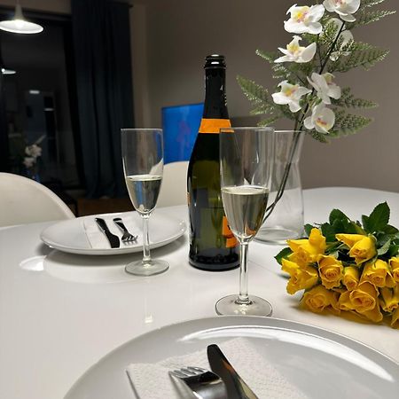 Apartment 4 Room, 2 Bath, Parking براغ المظهر الخارجي الصورة