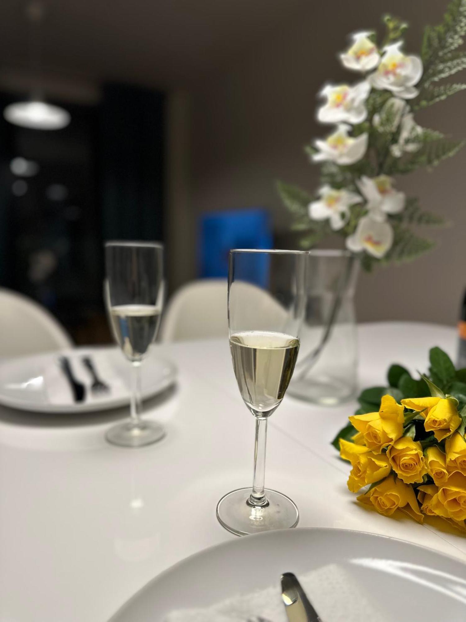 Apartment 4 Room, 2 Bath, Parking براغ المظهر الخارجي الصورة