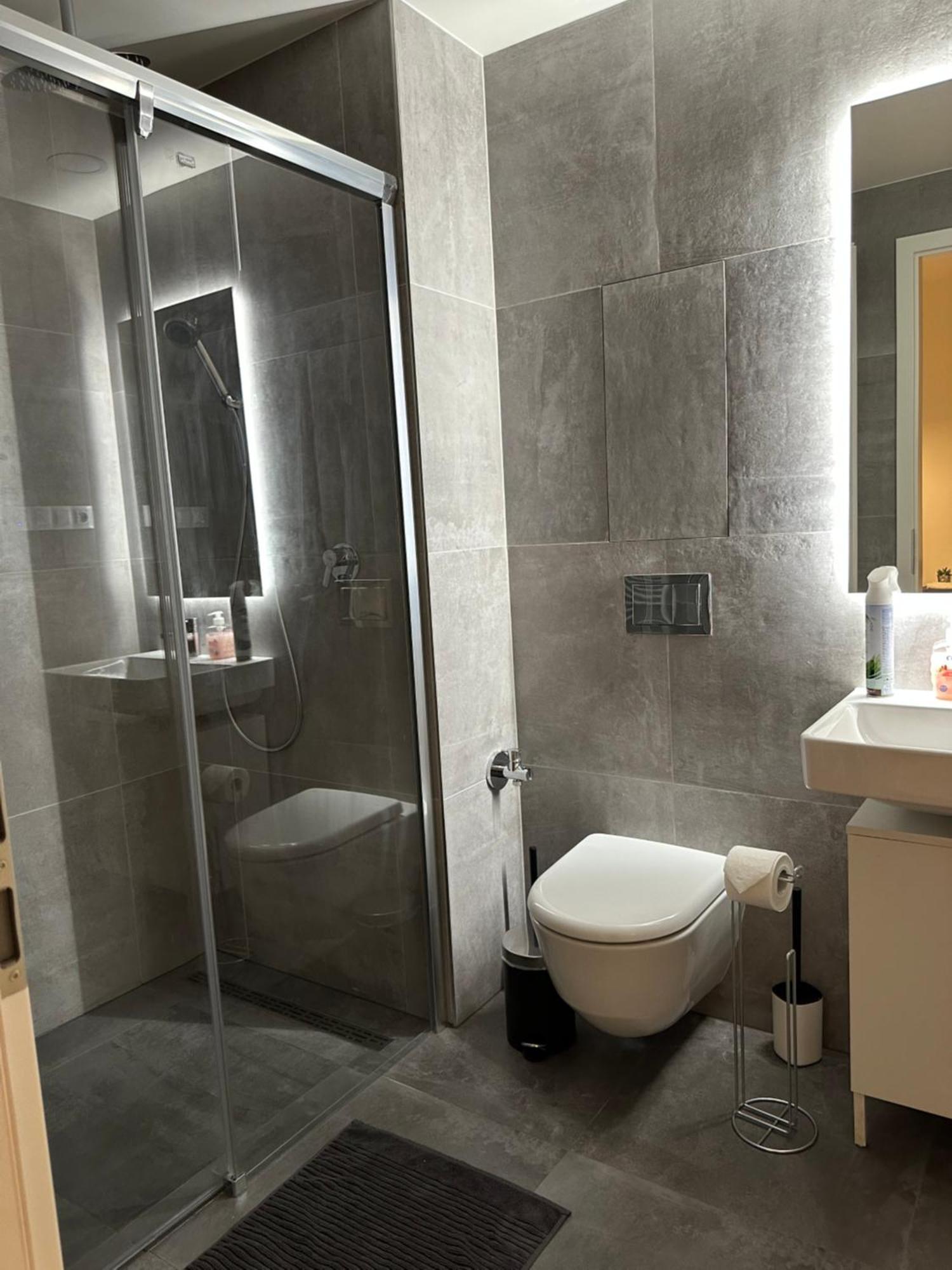 Apartment 4 Room, 2 Bath, Parking براغ المظهر الخارجي الصورة
